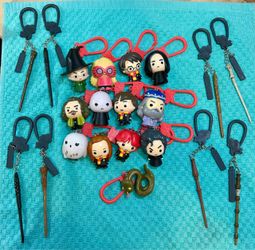 NEW!  Lot Of 21 Harry Potter Keychains Backpack Buddies Clip Hangers