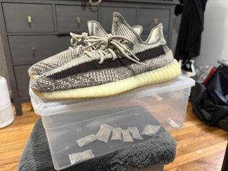 Size 12 - adidas Yeezy Boost 350 V2 Low Zyon