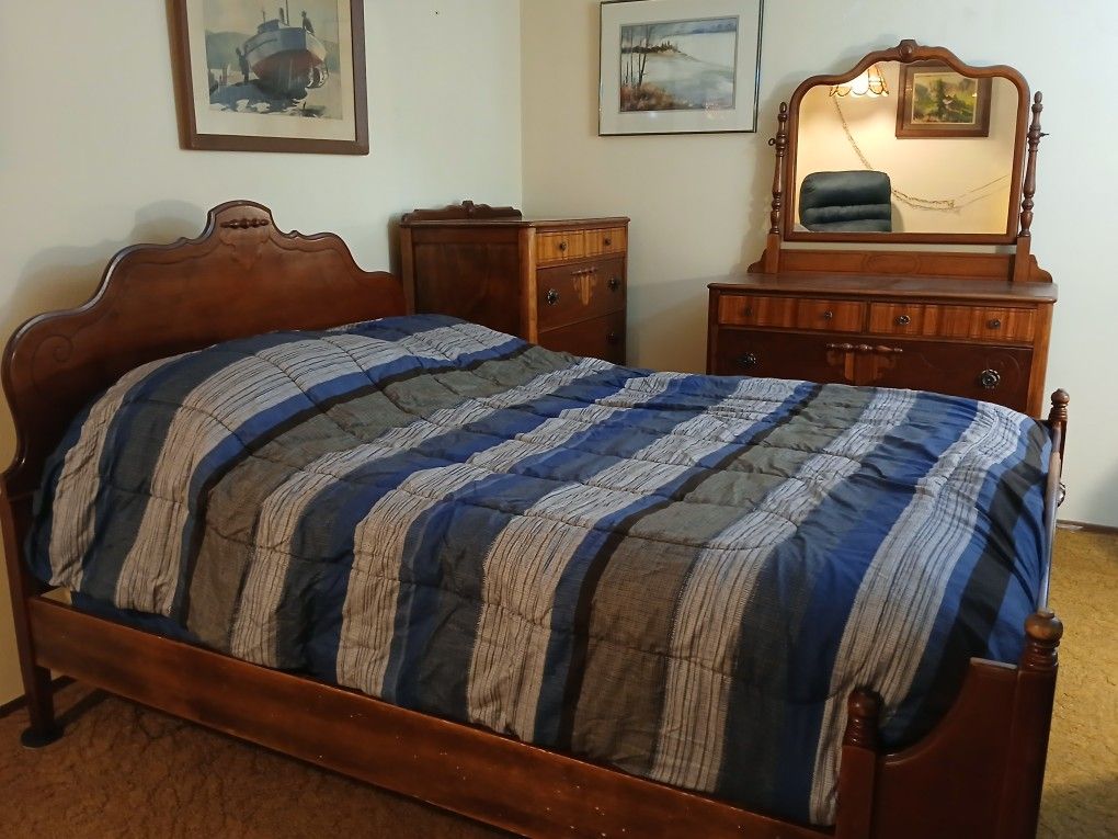Vintage 4 Piece Bedroom Set