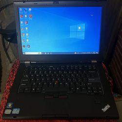 Laptop LENOVO