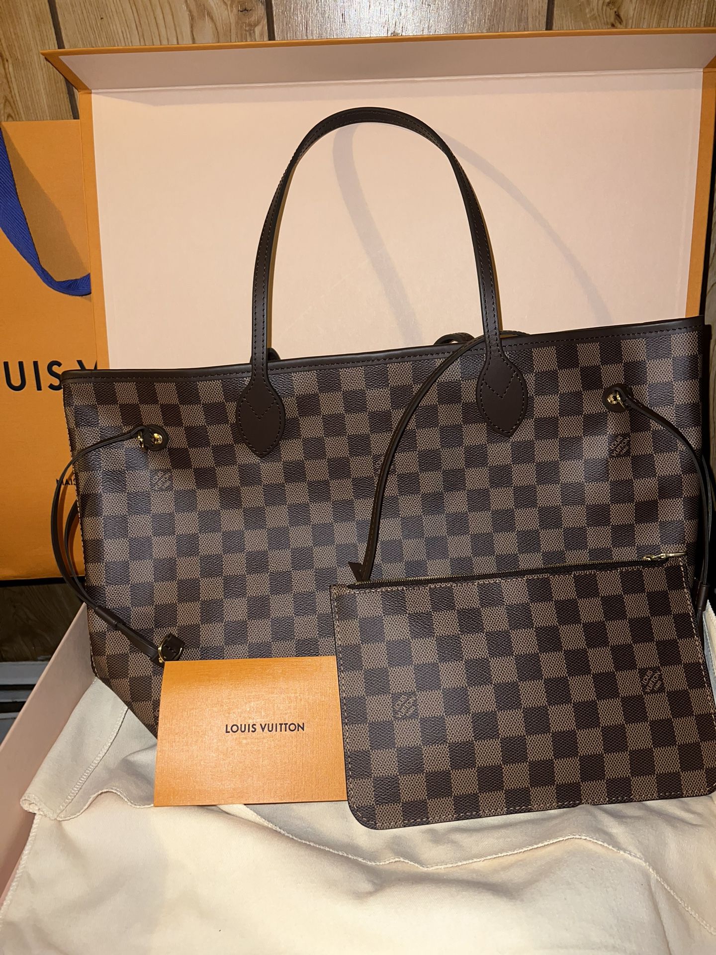 Louis Vuitton Neverfull MM for Sale in Newark, NJ - OfferUp