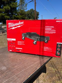 Milwaukee M18 Wet/Dry Shop Vacuum Cart