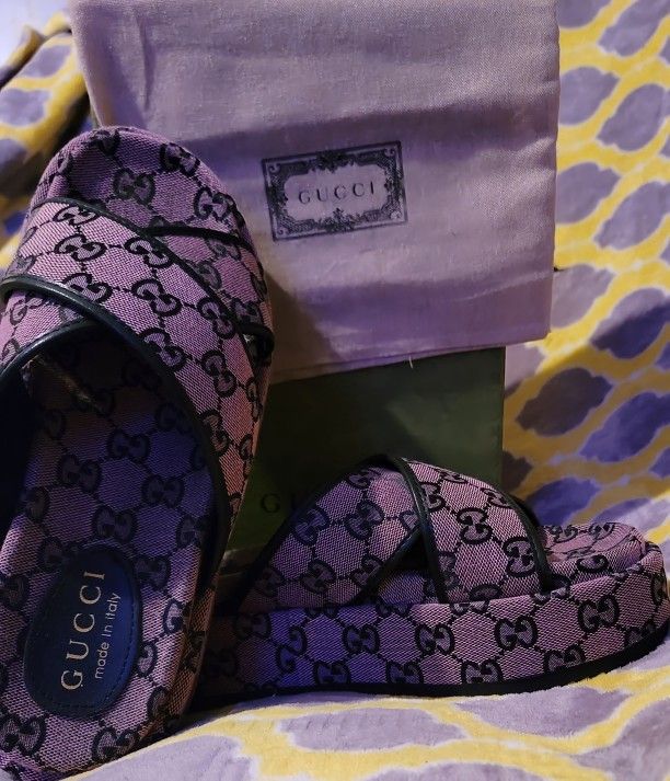 Cute gucci slides sales