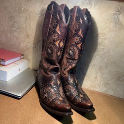 Luchesses women’s boots