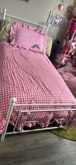 Bed frame twin size