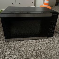 Brand new microwave 