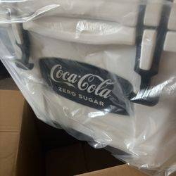 Grizzly 20 white with custom adhesive graphic- base and lid.