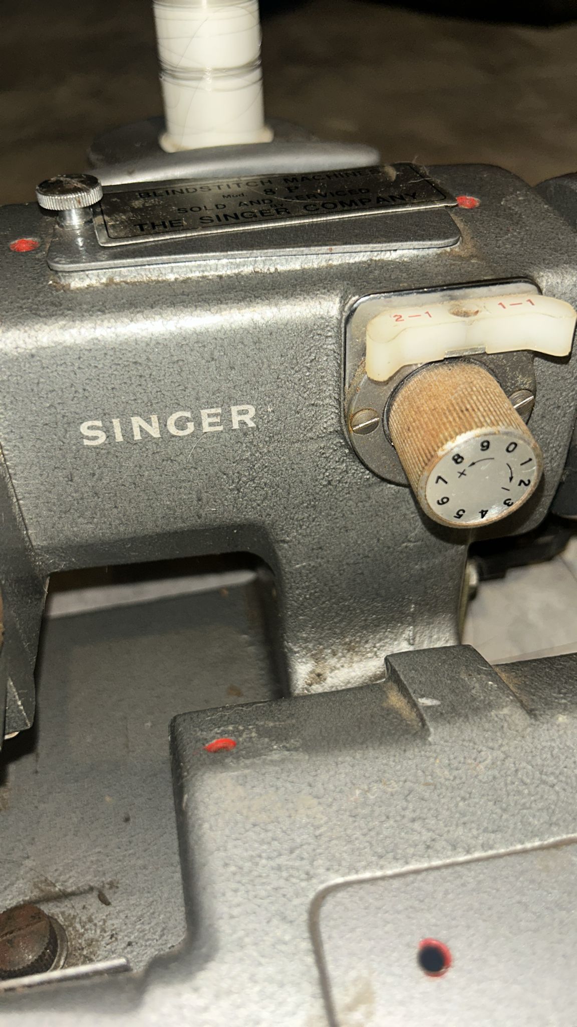 SINGER SEWING MACHINE