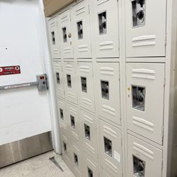20 Slot Locker