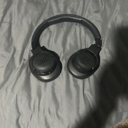 JBL Bluetooth Headphones 