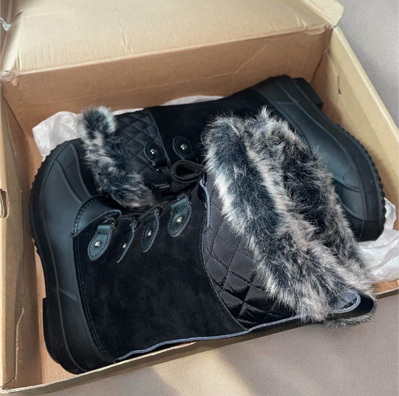 KHOMBU Rain boots 6.5 worn for a while