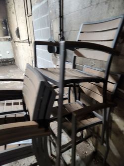 Metal Slatted Outdoor Bar stools Chairs Set