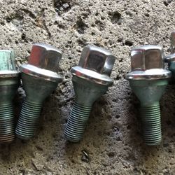 Jeep Cherokee Lug Nuts
