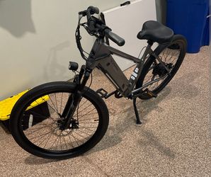 Schwinn Adult Marshall 27.5" Step-Thru Hybrid Electric Bike