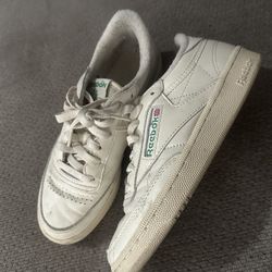 Size 7 Women’s Reebok Shoes