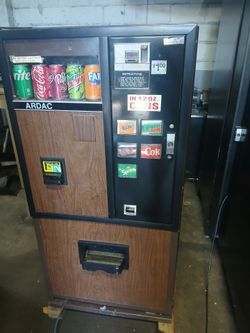 Vending soda machine