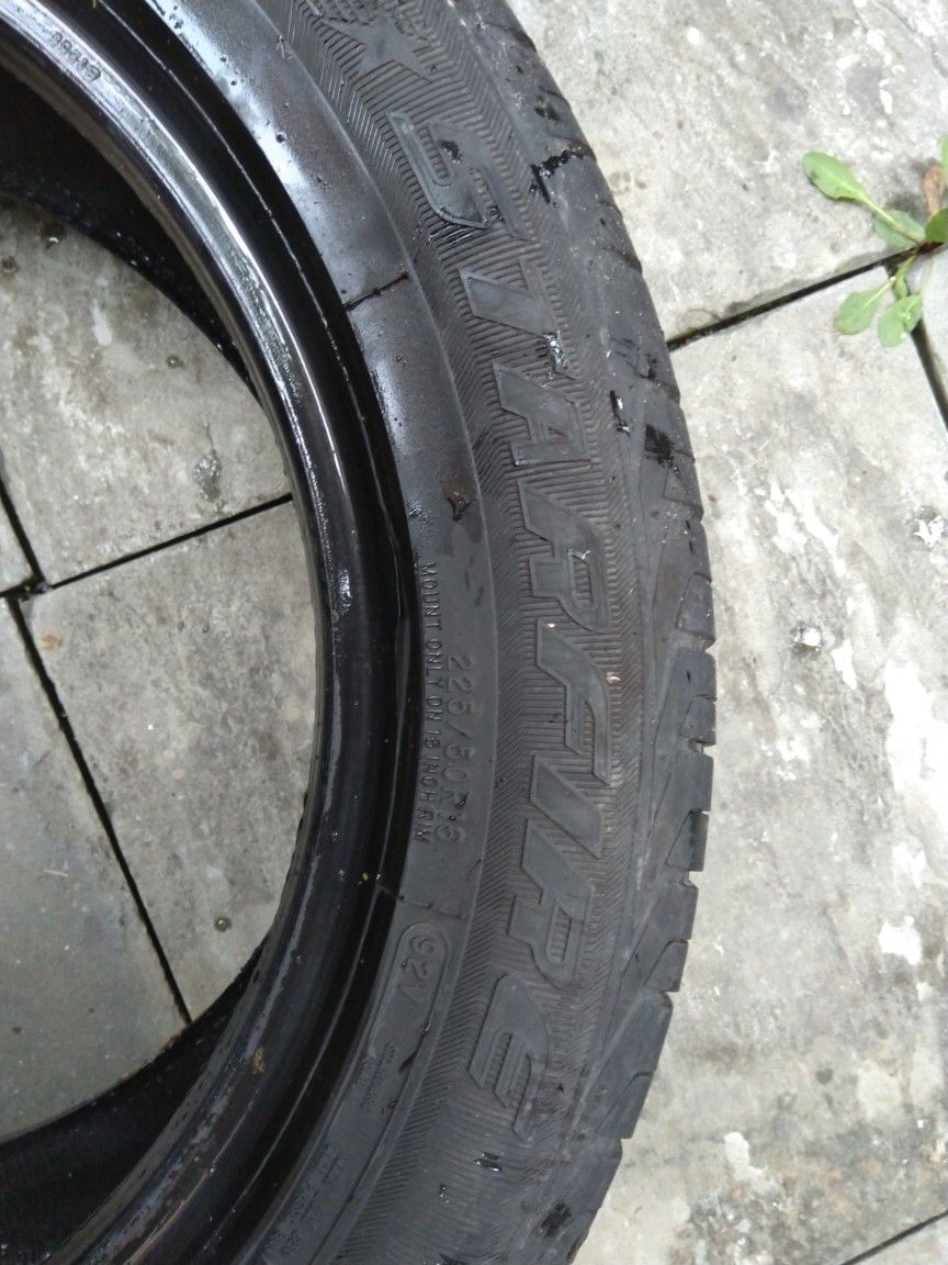 One Tire /Like New 225 50 16 Starfire Rs-c 2.0