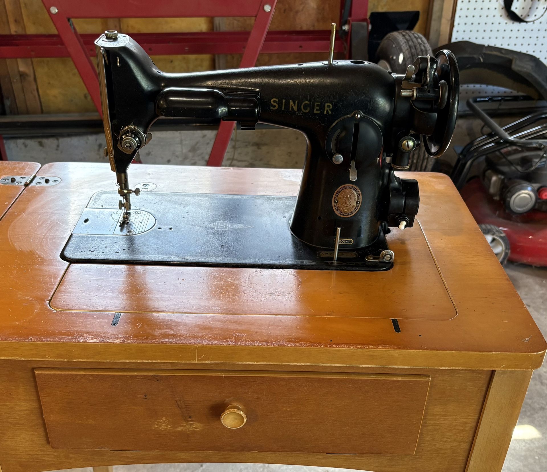 1950’s Singer 201 Vintage Sewing Machine