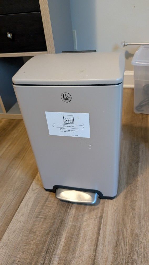 Soft Close Foot pedal Waste bin 15 L