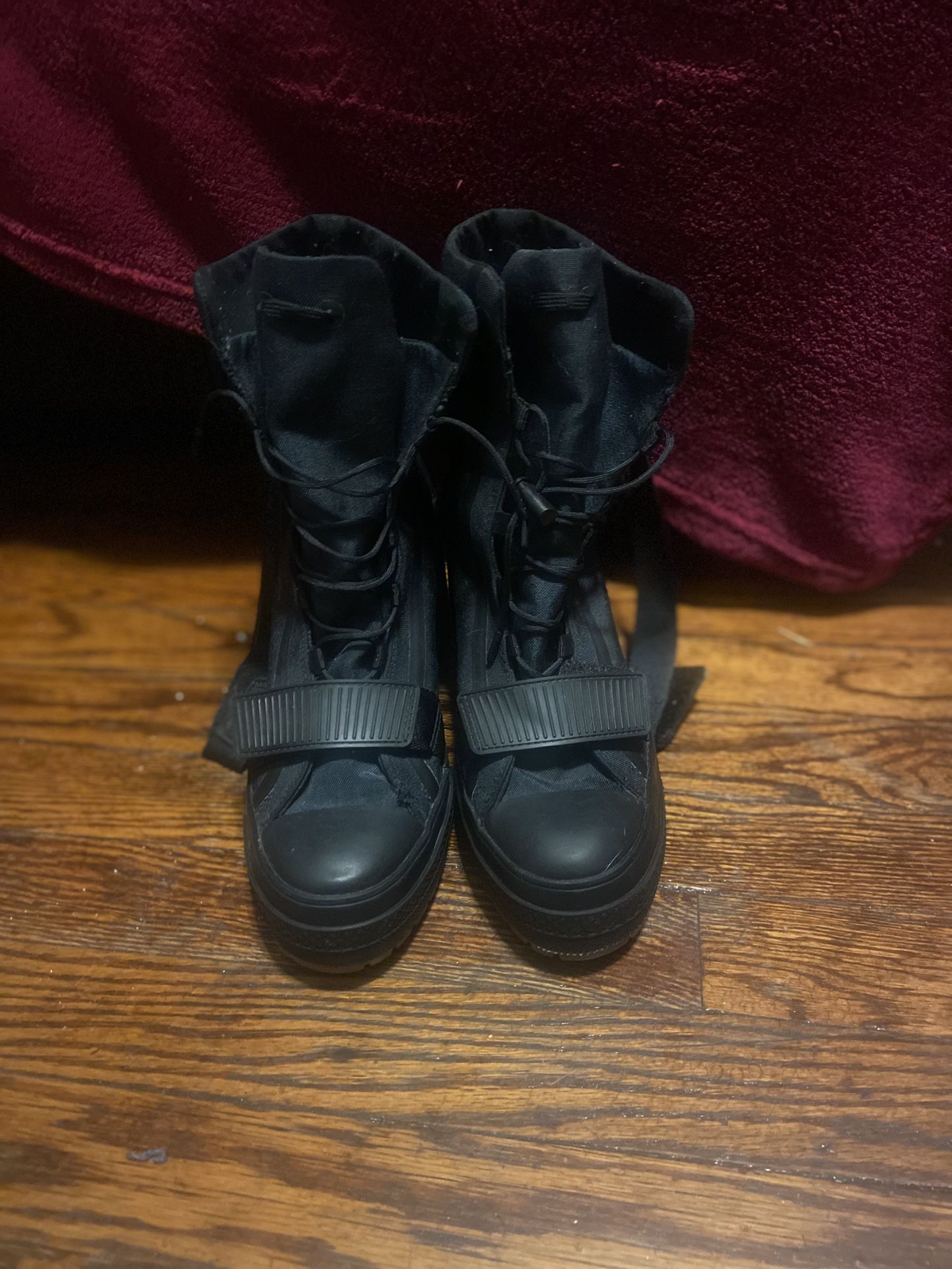 Converse Boots 