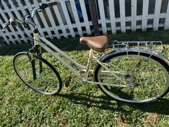 Schwinn Women’s Gateway 700c Hybrid Bike