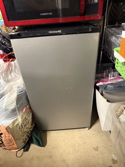 Mini fridge