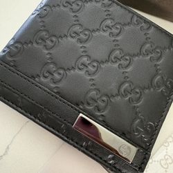 Gucci Men’s Bifold Leather Wallet