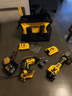 DEWALT 20V Brushless Combo Kit with Bag
