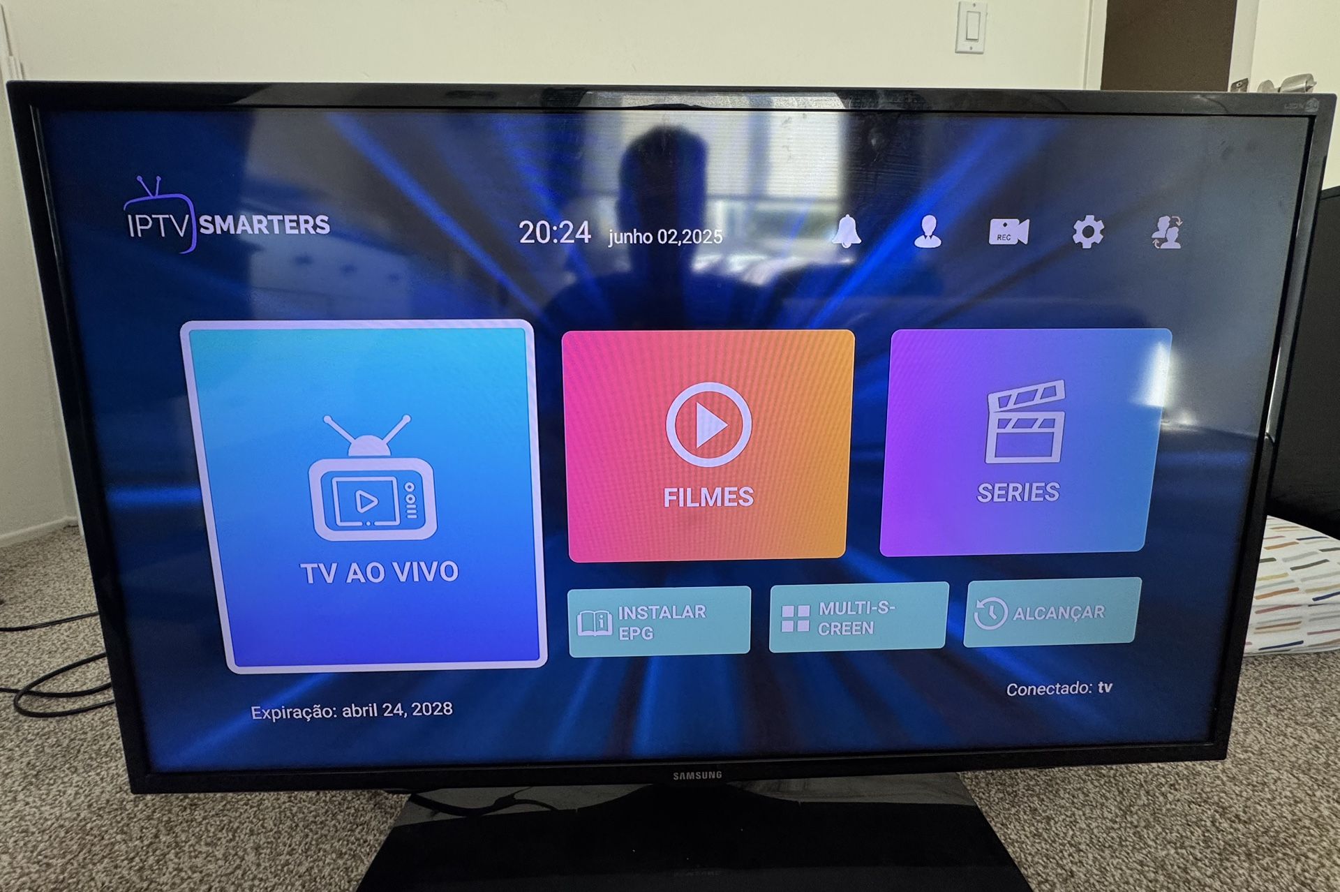 TV Samsung 40- Inch