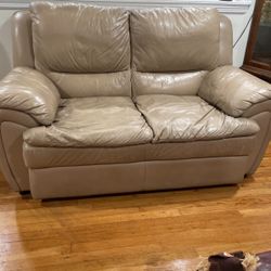 Leather Sofa. Perfect  Condition 