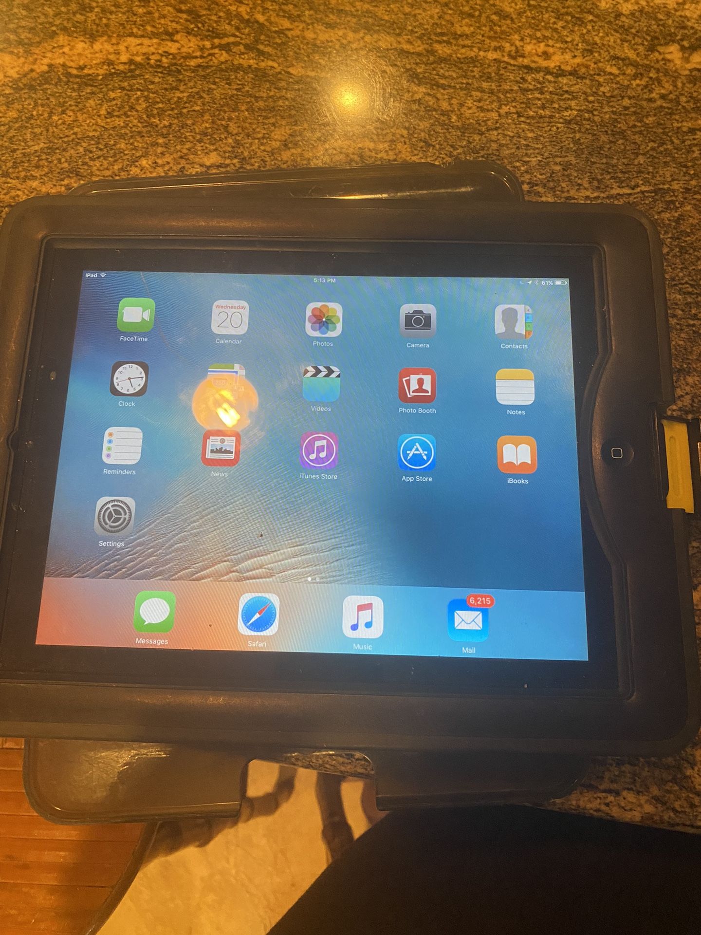 Apple iPad 16GB 2nd generation w/ lifeproof case