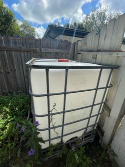 Water gallon container 300 gallons