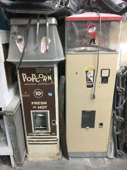Antique popcorn dispensing machine