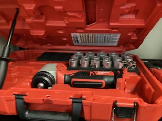 Milwaukee M18 18V Lithium-Ion Cordless Cable Stripper Kit for Cu THHN/XHHW Wire Cutting with (17) Bushings $500