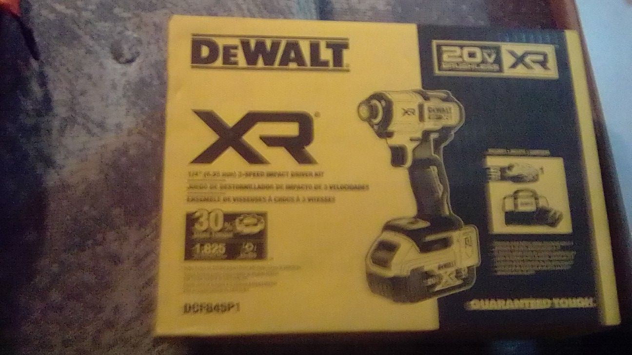 DeWalt XR 20v ¼ Impact W/ XR 5 Ah Battery