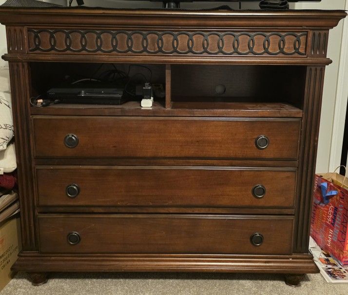 Dresser/TV Stand & Night Stand