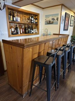 Home Bar With 4 Stools