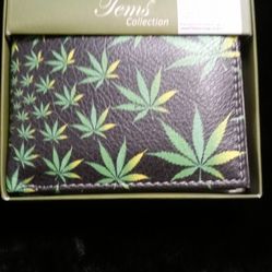 Wallet leaf design in a box