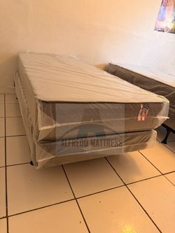 NEW TWIN SIZE 38x75” MATTRESS AND BOX SPRING-2pcs