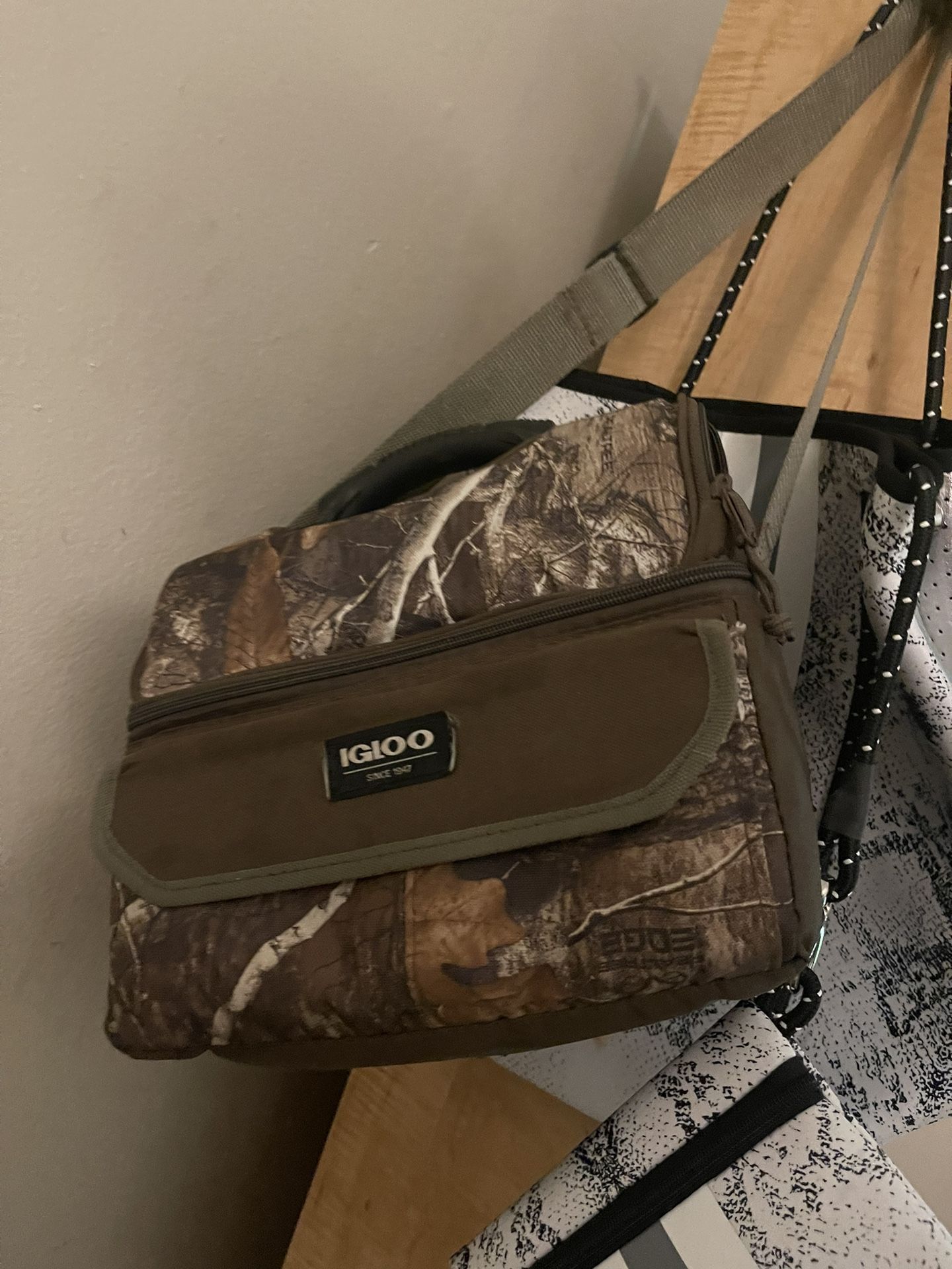 Igloo Camo Lunch Box 