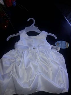 Beautiful white dress 24 months $20