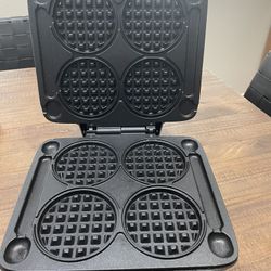 Dash Waffle Maker 