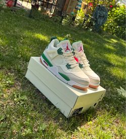Jordan 4 size 9.5 men brand new never worn