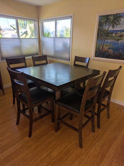 6 seater. 7 piece dining set
