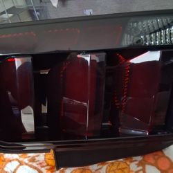 2005-2009 Mustang Tail Light Smoked Grey
