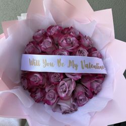 Available Today ! 25 Roses 