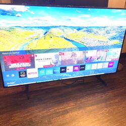 50”Samsung Crystal 4K 2160p UHD Smart Tv HDR Model UN50AU8000