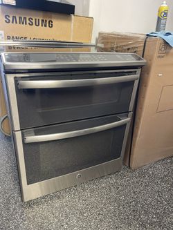 GE Electric Double Oven Stove/ Range. Stainless Steel With 5 Burners