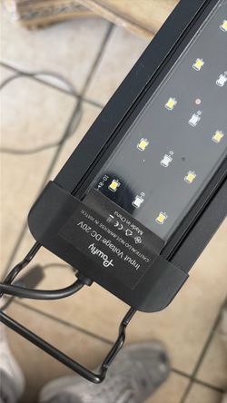 Pawfly aquarium light
