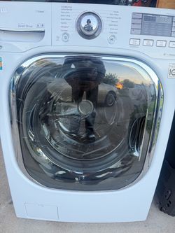 Washer and Dryer Combo(One Machine)